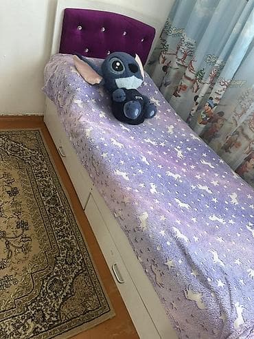 кун панель: Детская односпальная кровать с мягким изголовьем и выдвижными ящиками — 1