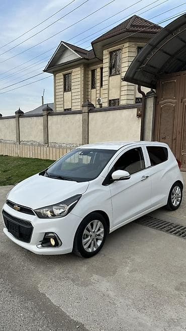 срочно продаю деньги нужны: Chevrolet Spark: 2016 г., 1 л, Автомат, Бензин, Хэтчбэк — 2