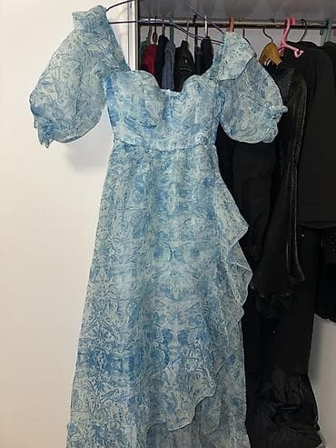 Другая женская одежда: Платье женское, длинное, нежно-голубое с белым фоном и изящным — 2