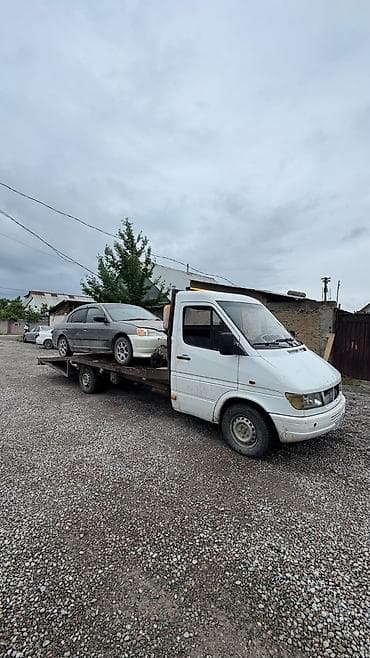минивен левый: Honda — 2