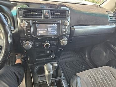 4 4: Toyota 4Runner: 2019 г., 4 л, Внедорожник — 9