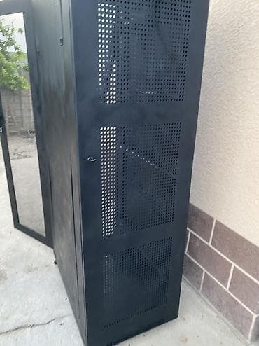 серверные шкафы 20: Напольный телекоммуникационный шкаф (server rack) с перфорированными — 6