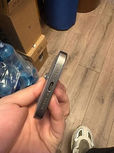 iphon 16 pro: IPhone 15 Pro, Natural Titanium — 4