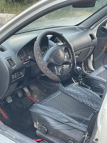 e55 compressor: Mitsubishi Carisma: 2002 г., 1.6 л, Механика, Бензин, Седан — 4