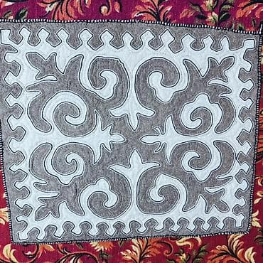 понно: Декоративная панель из войлока с этническим орнаментом. - Материал — 1