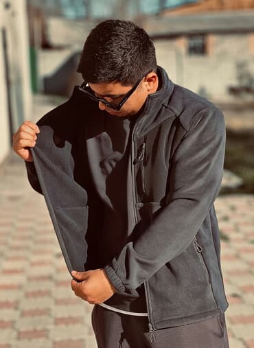 Флисовая мужская куртка на молнии - Материал: плотный мягкий флис