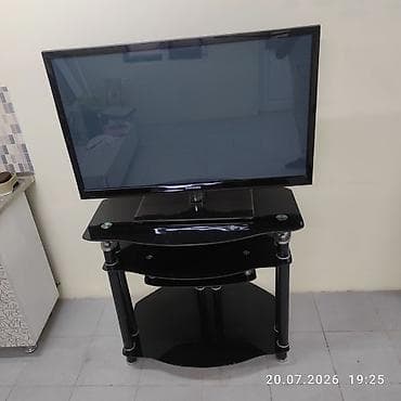 Телевизор Samsung с подставкой - Диагональ экрана: примерно 43" — 1