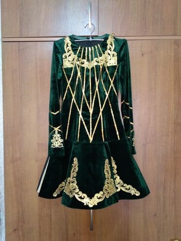 платье дордой: Костюм Ирландия . Платье на спине молния . Состояние отличное. Цена — 2