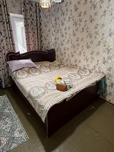 письменный стол: Двуспальная кровать, Каркас без матраса, длина - 200 см — 1