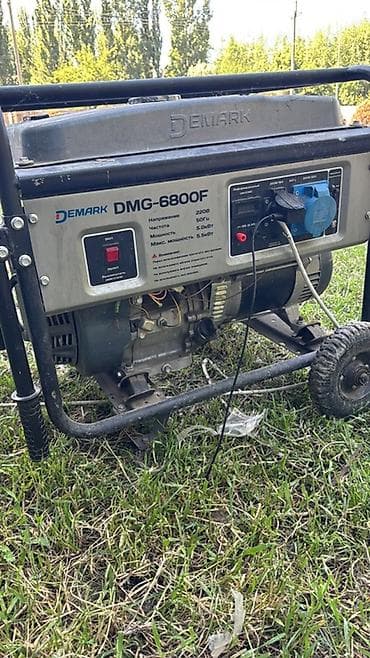трех фазный автомат: Бензогенератор Demark DMG-6800F - Номинальное напряжение: 220 В - — 1