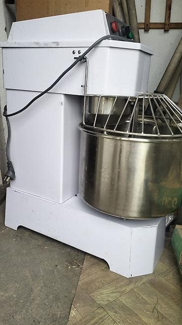 Спиральный тестомес H20F, стационарный, с двумя скоростями. Основные