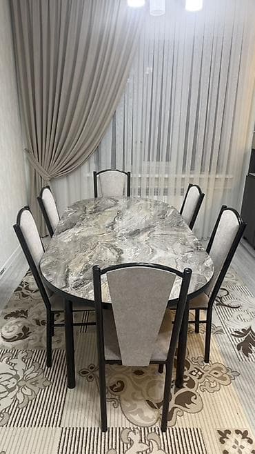 стол со стеклянной столешницей: Кухонный стол и стул, цвет - Серый — 1