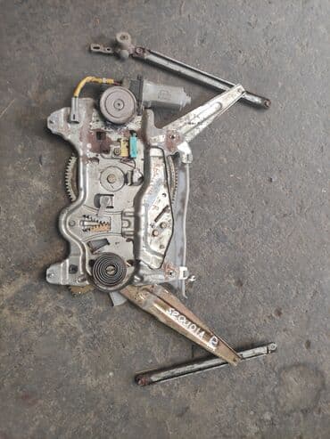 домкрат для машины: Toyota Sequoia стеклоподъёмник крышки багажника, Тойота Секвойя — 1