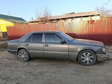 мерседес 124 с: Mercedes-Benz W124: 1990 г., Седан — 10