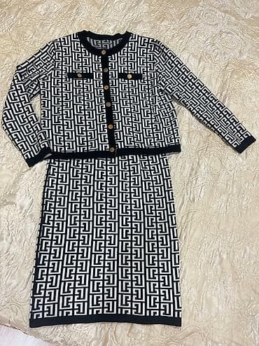 Шорты: Трикотажный костюм отличного качества, под Fendi. Размер 44-46 — 1