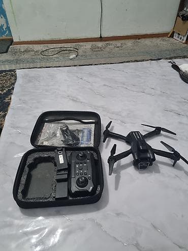 Складной квадрокоптер с камерой + комплект аксессуаров в кейсе