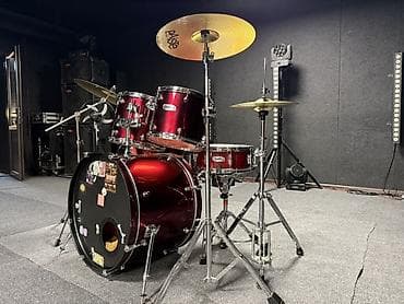 малый барабан: Mapex комплект Размеры 22, 16 малый 14 Тарелки Paiste 101. Hi hat — 1