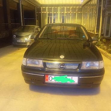 е 190: Opel Vectra: 1992 г., 1.8 л, Механика, Седан — 1