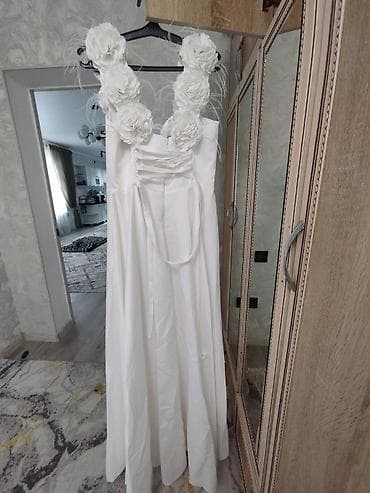 свадебная бижутерия: Свадебное/вечернее платье A‑line, цвет айвори (белый). - Силуэт — 9