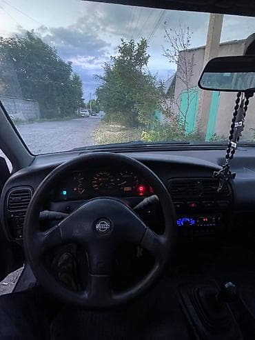 kugoo kg: Nissan Primera: 1992 г., 1.6 л, Механика, Бензин, Хэтчбэк — 6