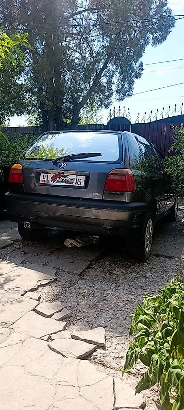Продажа авто: Volkswagen Golf: 1993 г., 1.6 л, Механика, Бензин, Хэтчбэк — 3
