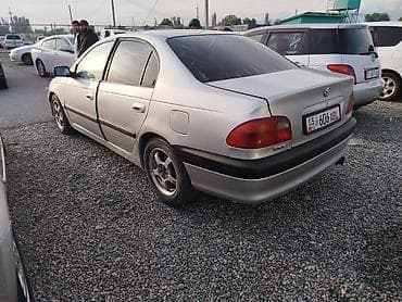 Toyota Avensis: 1998 г., 1.6 л, Механика, Бензин, Седан
