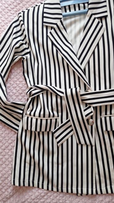 костюм ош: Новый пиджак. Карманы рабочие есть пояс - ремешок . Ткань приятная — 2