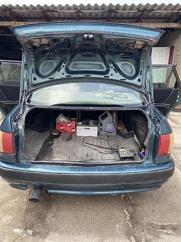 авто ровер: Audi 80: 1992 г., 2.3 л, Седан — 5