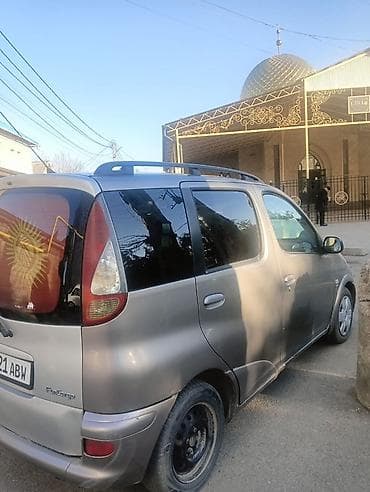 авто в такси: Toyota Funcargo: 2004 г., 1.3 л, Ручные, Бензин, Минивэн — 2