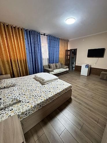 суточный номер: Сдаётся уютная комната посуточно/почасовой/ночной. Центр города! За 2 — 3