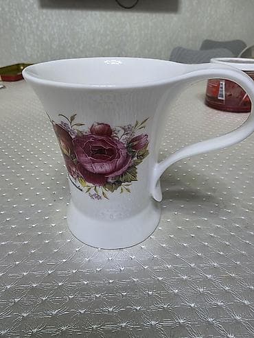 лошка вилка: Набор из 2 фарфоровых кружек с цветочным декором - Материал: тонкий — 2