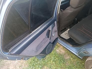 салон на гольф 2: Volkswagen Vento: 1993 г., 1.8 л, Механика, Бензин, Хэтчбэк — 6