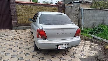 Toyota Echo: 2002 г., 1.5 л, Автомат, Бензин, Седан