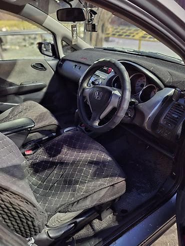 Унаа сатуу: Honda Fit: 2004 г., 1.3 л, Вариатор, Бензин — 5