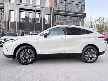 армянских номерах: Toyota Harrier: 2021 г., 2.5 л, Автомат, Гибрид, Кроссовер — 5