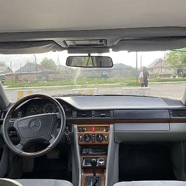 Mercedes-Benz E-Class: 1993 г., 2.8 л, Автомат, Бензин, Седан — 10