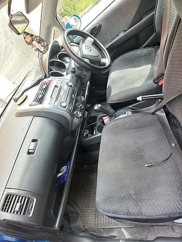 э 2: Honda Fit: 2004 г., 1.3 л, Вариатор, Бензин, Хэтчбэк — 7