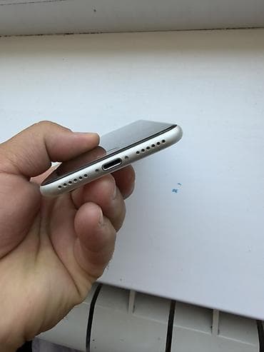 Техника и электроника: IPhone SE 2020, Б/у, 64 ГБ, Белый, Зарядное устройство, Чехол, В рассрочку, 88 % — 2