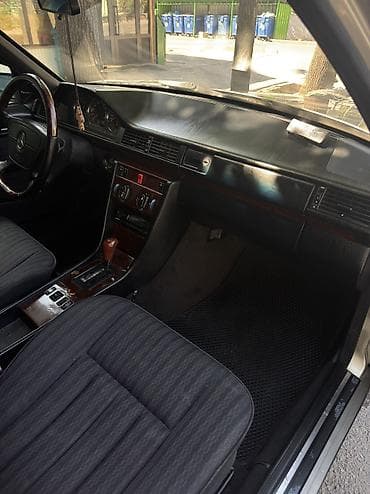 делаю: Mercedes-Benz W124: 1990 г., 2.3 л, Автомат, Бензин, Седан — 6