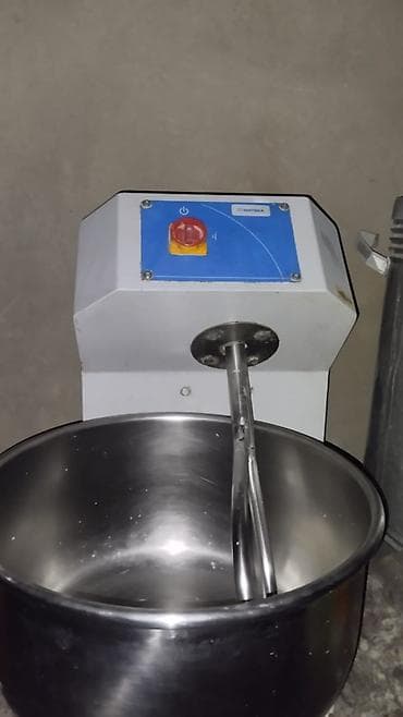 требуется кафе: Промышленное оборудование для кухни/пекарни: 1) Тестомес - Настольная — 1
