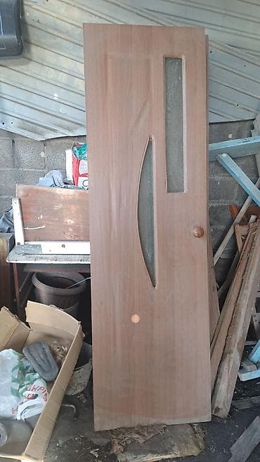 куплю двери для дома: Межкомнатная дверь из массива/шпонированного полотна с декоративным — 1