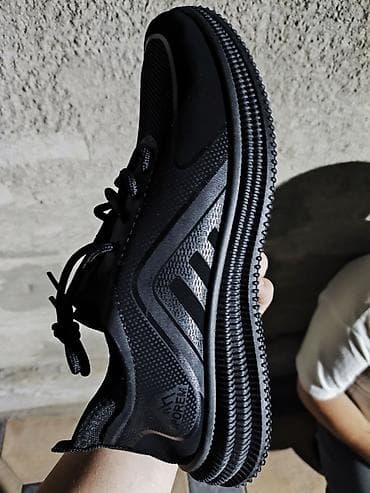 nike tech flece: (Размер 42-43) в наличии 2 пары одна пара 450сом Кроссовки мужские — 1