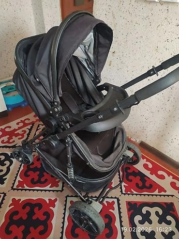 ходунки зеленые: Коляска, Другой бренд, цвет - Черный, Б/у, Платная доставка — 2