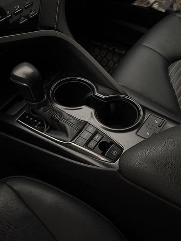 camry 55 гибрид: Toyota Camry: 2019 г., 2.5 л, Вариатор, Гибрид, Седан — 8