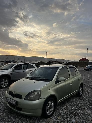 210 mers: Toyota Yaris: 2001 г., 1 л, Автомат, Бензин, Хэтчбэк — 2