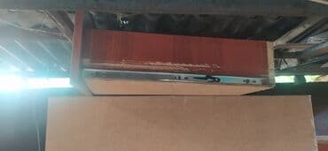 изготовление шкаф купе в прихожую на заказ: Шкаф-купе из ЛДСП, цвет под вишню/махагон. Характеристики: - Корпус — 13