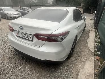 бамперы тойота: Toyota Camry: 2021 г., 2.5 л, Вариатор, Гибрид, Седан — 6