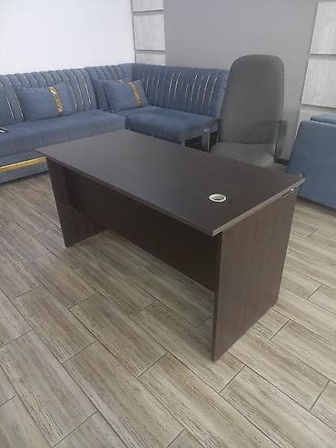 угалок устол: Офисный стол, Нерегулируемый, цвет - Коричневый, Прямоугольный, ЛДСП — 1