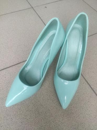 Босоножки, сандалии, шлепанцы: Туфли мятного цвета 39 р-р, высота каблука 10 см. Носила дня 3, только — 1