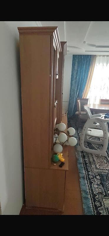 Мебель: Срочно ‼️ срочно ‼️ Срочно ‼️ Стенка сатылат калын жыгачтан эч жеринде — 1